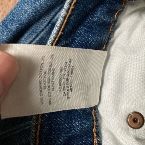 Aritzia Denim Forum Yoko high rise slim - size 25 - Picture 11 of 12